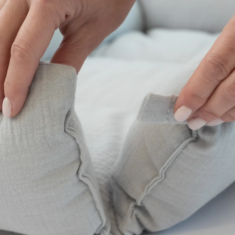 Hush Magnetic Baby Nest Cuddly Muslin Grey
